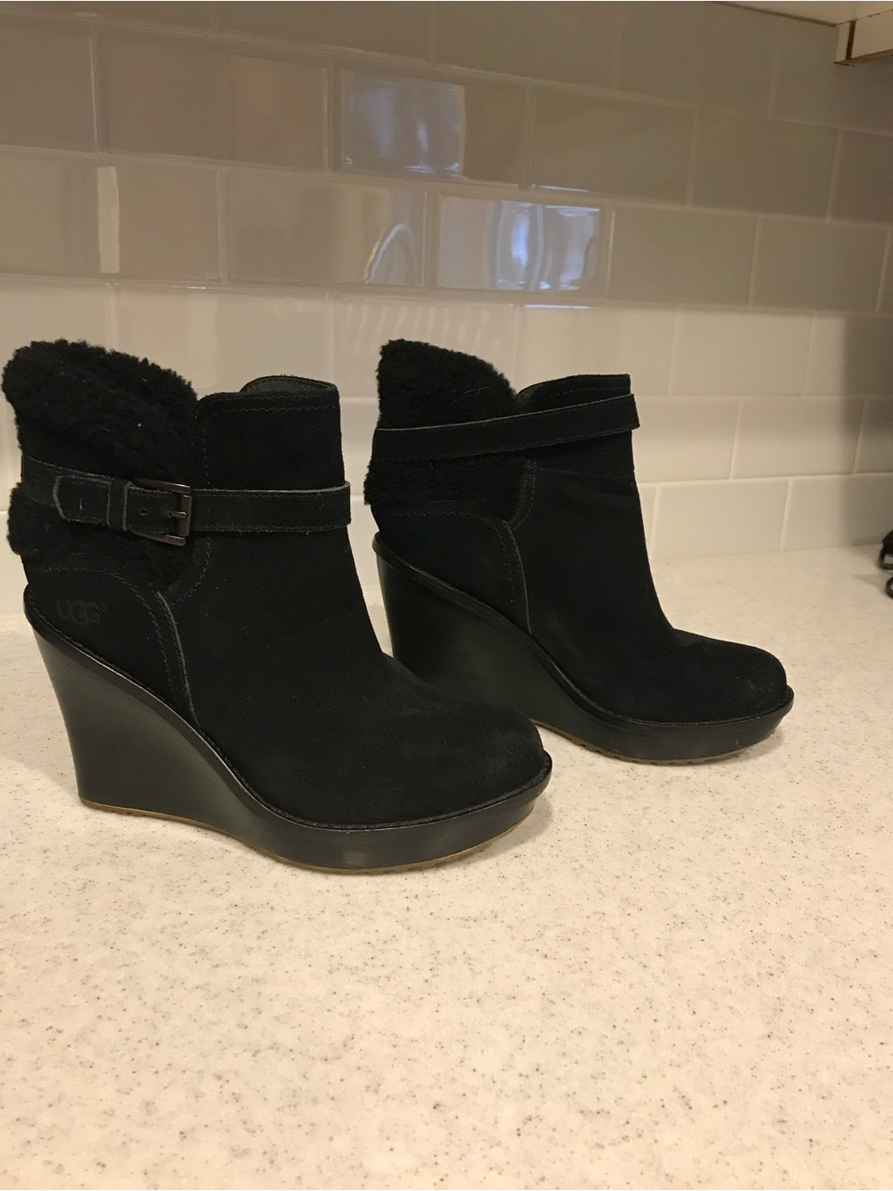 UGG Australia Rare “Anais” Black Suede Wedge Ankle Bootie NWOT Size 7 #1003064